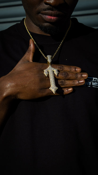 ICED OUT TRAP LOGO PENDANT - GOLD